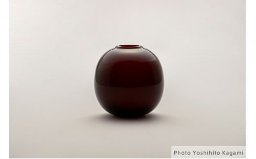 【ボルドー】フィンランド人デザイナーと群馬県のものづくりのコラボレーションから生まれた花瓶「ソフトベース」ラージサイズ