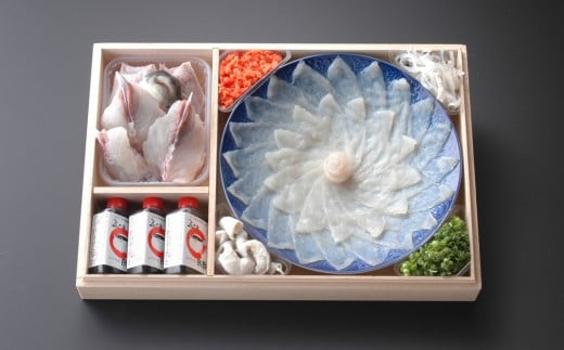 ふぐ専門卸会社直営！職人の技が光る！ふぐ良　とらふぐ刺し（2～3人前）［冷蔵］三共水産