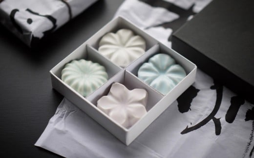 〔臼杵焼〕輪花箸置き【4個セット】