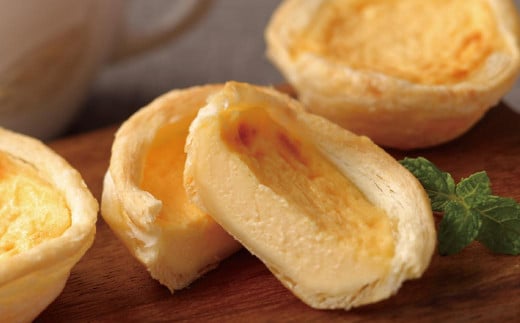 【全3回定期便】電子レンジで簡単調理 とろ〜り杏仁エッグタルト 計24個(8個×3回) / 長崎の本格焼小籠包 計90個(30個×3回) 詰合せ セット【チャイデリカ】 中華 中華菓子