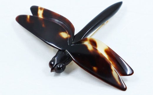 GB-9.【奈良べっ甲】バラ布トンボブローチ