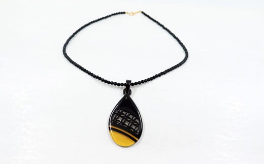 JIF-1.【奈良べっ甲】べっ甲継ぎ分けに七宝透かしペンダント