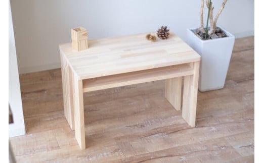 【G0158】木製キッズテーブル インテリア 寝具 収納  子供部屋用インテリア 寝具 収納  テーブル 20000円