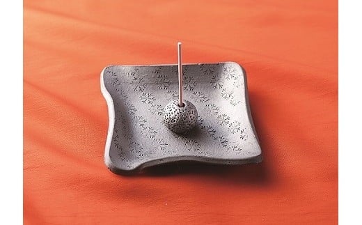 瓦師のつくった香炉(四方雪紋)