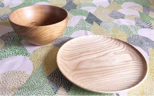 十勝の木のうつわ［天然木製］ 中皿 18cm・スリムボウル 13cmセット【 工芸品 食器 汁椀 お皿 器 北海道 十勝 幕別 】 [№5749-0901]