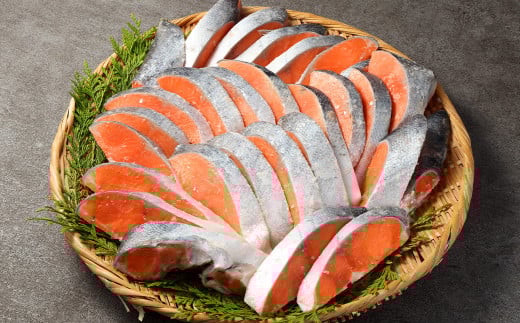 【訳あり】無塩銀鮭切り身 3kg 無塩 銀鮭 鮭 サケ シャケ 魚 お魚 魚介 切り身 おかず 時短 冷凍