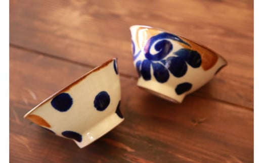 【やちむんカフェ器人】4寸マカイ＜2個セット＞ 〇 伝統工芸品　 沖縄 読谷村 ペア 仲間陶房 一枚焼き 陶器 人気商品 お茶碗 唐草 点打ち