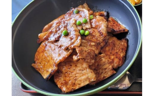 北海道 十勝 手作り豚丼セット(豚ロース9枚・豚丼のタレ1本)[足寄町][有限会社カトレアあしょろ庵]豚丼 豚肉 豚ロース 豚 豚丼のタレ タレ ギフト 北海道産 道産 あしょろ [BEAG001]