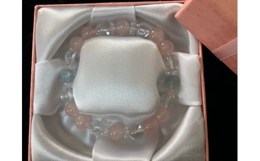 恋愛運を上げるLOVEパワーストーンブレスレット