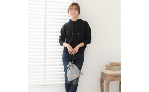 感動を生む吊り編みの技！天竺ニット巾着ショルダーバッグ