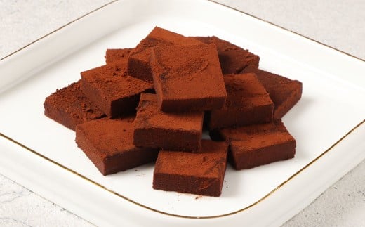 【4回定期便】 《冷凍》 北海道生チョコレート （ブラック） 5箱×4回 合計20箱 生チョコレート 生チョコ チョコレート チョコ スイーツ 北海道 小樽市