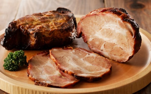 【肩ロース肉】焼豚3本（国産豚肉）特製タレ付き | 肉 加工肉 国産豚肉 焼豚 チャーシュー 国産 豚肉 肩ロース ブロック おつまみ 冷蔵