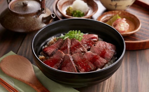 くまもと黒毛和牛の牛まぶし 4人前 牛肉 ひつまぶし タレ 山椒 出汁 付き 冷凍 【富士商 株式会社】 黒毛和牛 牛まぶし 丼 どんぶり ご飯のお供 惣菜 冷凍 国産 熊本県 熊本 九州 [AYCJ001]