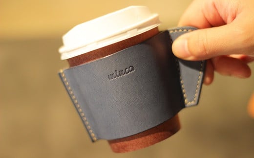 【minca】栃木レザーのカップスリーブSサイズ 自宅、オフィス、キャンプシーンでのカフェタイムに/ブルー　660【日用品 人気 おすすめ 】