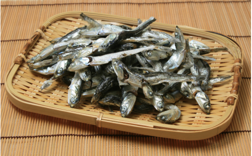 美味しい煮干し 400g / いわし 鰯 イワシ 煮干し おやつ  国産 魚 お魚 さかな 食品 和歌山県 由良町【uoms008】