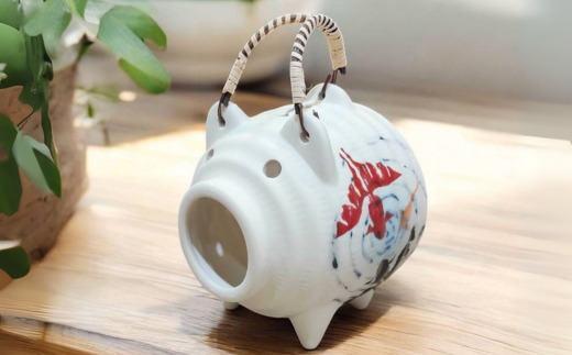 蚊取り豚　金魚柄