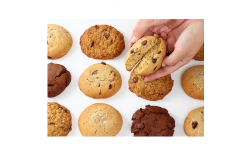 ＜Yoko's Cookies＞ソフトなアメリカンクッキー100枚BOX(人気4種入)【1244117】