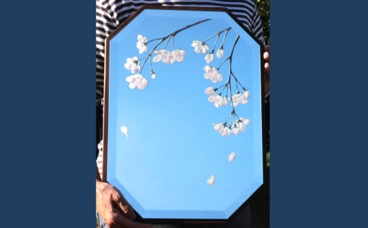 里山彩鏡・枝垂れ桜の壁掛面取り鏡【鏡 枝垂れ桜 桜 天然木 サンドブラスト 壁掛け 高級感 温かみ】 K024049