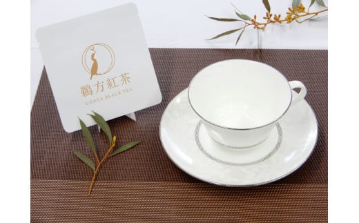 紅茶 ティーカップ セット 茶葉 缶入り ティー NARUMI ナルミ 三重ナルミ 鳴海製陶 ボーンチャイナ ソーサー付き かわいい おしゃれ 食器 鵜方紅茶&NARUMIミラノビアンカ