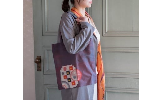 伊勢崎銘仙をアップサイクルした光るシャンブル織りトートバッグ