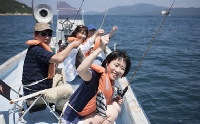 I-1 極鮮浜料理が味わえる遊漁ツアー体験招待券【シーパラダイス室津】