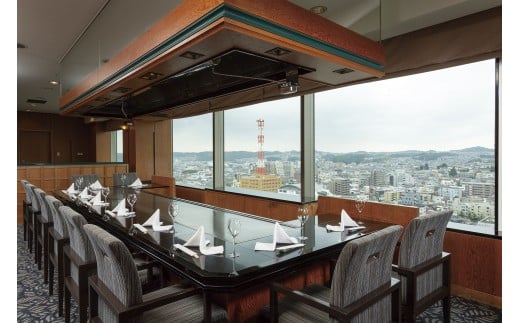 【八王子市ふるさと納税】京王プラザホテル八王子 黒毛和牛と魚介のコース ランチペア御食事券(1組2名様) | ホテル レストラン 食事券 ペア 黒毛和牛 送料無料 おすすめ 東京 八王子