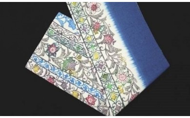 職人が丹精込めて染めあげた世界で一つだけの「手差し型染め　半幅帯」（唐草柄・青系）