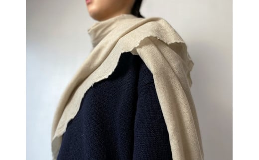 羽のように軽いエアリーウールストール（ベージュ）| ショール ウール 軽量 防寒 ギフト おしゃれ 高品質 送料無料 東京 八王子