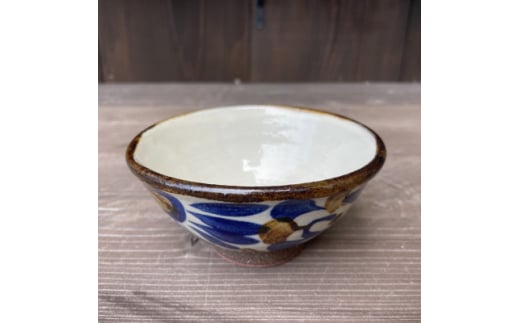 やちむん 唐草紋様 茶碗 マカイ(染付)青【1506538】