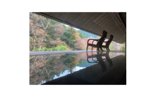 秋川渓谷に佇む1日1組限定宿泊施設 ヴィラ風姿 ペアご宿泊券 1泊2日【1536129】