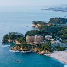 【先行予約権付き】国民宿舎宿泊利用率NO.1「鵜の岬」特別室ペア宿泊券・お土産(干物)付き【配送不可地域：離島・沖縄】【1460064】