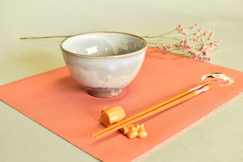 萩焼 萩むらさきごはん茶碗(打ち出の小槌箸置き付) |hg000630