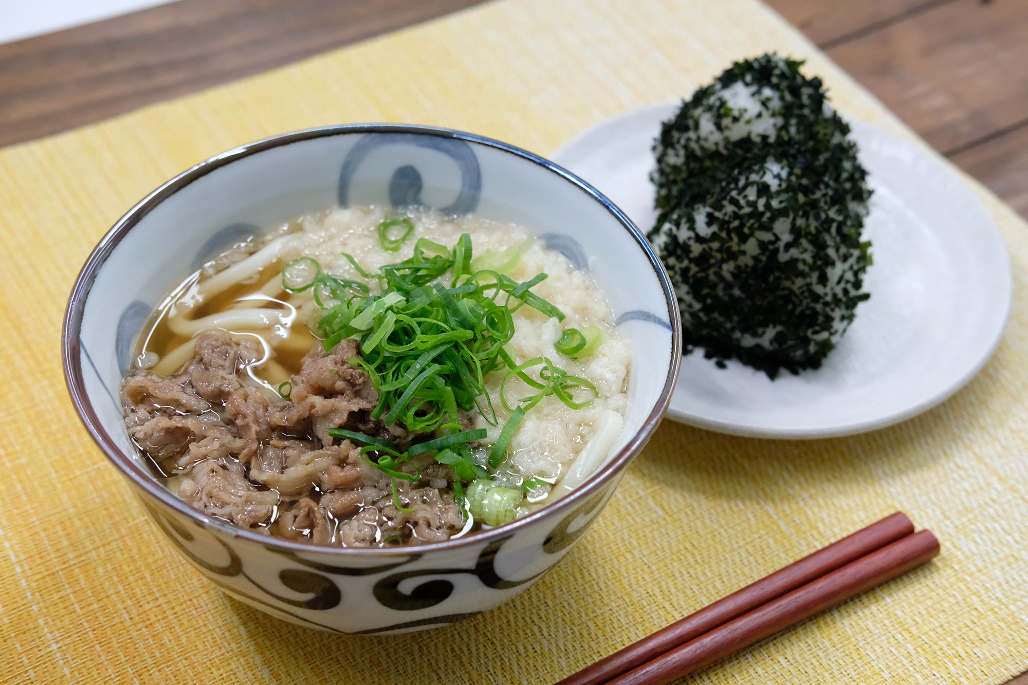 ふるさと萩の味「どんどん」の肉うどん8人前セット わかめむすびの素付き |hgH00006