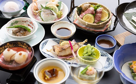 【猫啼温泉 井筒屋】ペア宿泊券(1泊3食付)まるっと1日くつろぎ宿泊プラン【04006】