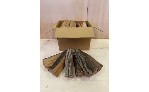 乾燥薪1箱(18kg~20kg)(②中割)