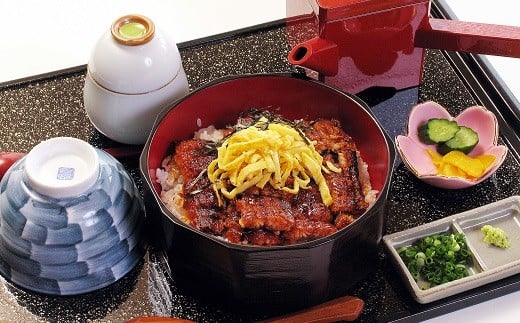 三河一色産 鰻ひつまぶし 6人前 出汁付き うなぎ処はちすか 国産 日本料理 うなぎ 真空 冷蔵 大きい 白だし かつおぶし 出汁 ひつまぶし 家族 6人前 蒲焼 お吸い物 薬味 刻み 海苔 のり わさび セット H026-033