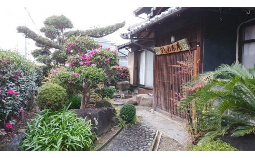 古民家の宿“かしの木庵”　（一棟貸し宿泊券）（６名様１泊） ※着日指定不可