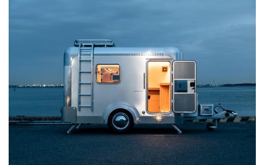 キャンピングトレーラー X-cabin300 SOLO BD ラグジュアリープラン