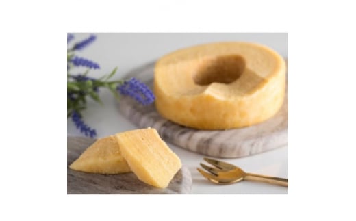 Haus Von Frau Kurosawaの＜ソフトバウムクーヘンS＞_ バウムクーヘン ばうむくーへん ソフトバウムクーヘン 北海道 富良野 やわらか ふわふわ しっとり 焼菓子 おやつ デザート ケーキ 洋菓子 スイーツ 常温 送料無料 【1419033】