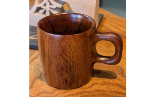 天然の欅(けやき)を削り出したマグカップ(中) 木の器たしろ工房【1675754】