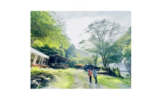 ＜山水徳間の里＞トレーラーハウス宿泊券【1550192】