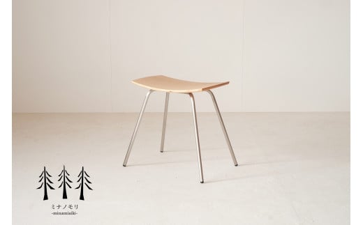 ベーシックなウッドスツール 『mina no mori Stool B(SUSFrame) <ミナノモリ スツールB(ステンレスフレーム)>』 信州南相木村産のカラマツを使用したベーシックなスツール。様々な用途で永くご利用頂きたいベーシックなウッドスツールです。 【スツール、チェア、椅子(いす)】