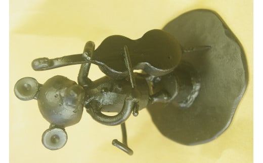 鉄工芸品 野ねずみチュー太のコントラバス弾き 手作り 鉄製 白川町 / 鉄の造形工房のぶアート＆クラフト [AWAU021]