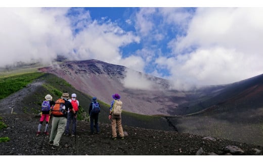 0050-18-04. 第4回ジャパンツーリズムアワード受賞！富士山 宝永火口トレッキング