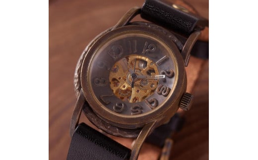 【機械-手巻き式】 アンティークゴールドの立体感のある文字盤がクールなハンドメイドウォッチ ベルトカラー：黒 WB011 黒