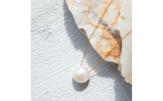 ゴージャスな一粒【10mm玉 淡水パールネックレス】真珠 ゴールドカラーチェーン 長さ45cm   PE001Y