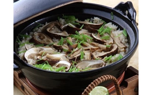 ミシュラン一つ星　丹波の松茸料理（特選コース）3名様食事券