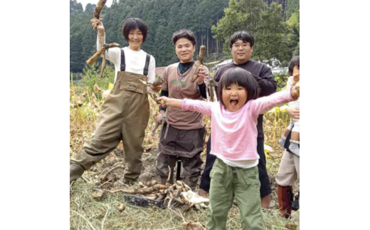 奈良県山添村発、大人2名+子供1名 レンコン掘り体験と贅沢レンコン鍋竹筒ご飯セット