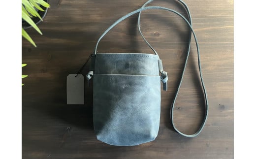 革職人が作る　本革サコッシュL　【ネイビー】