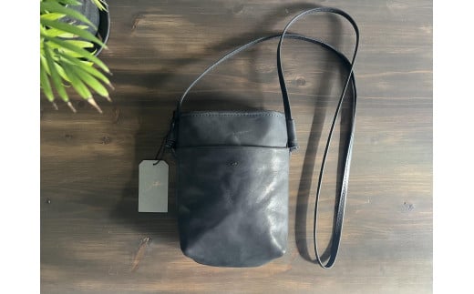 革職人が作る　本革サコッシュL　【ブラック】